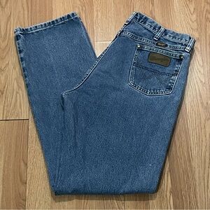Wrangler George Strait Cowboy Cut Jeans 36x34 (35x32) Medium Blue Denim